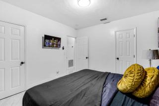 Miami Dream Home With 4 Bedrooms Game Room And Backyard Oasis - 4