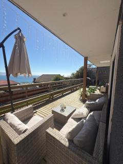 Casa con vista al mar en centro de reñaca - 2