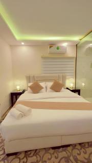 Eighth Wonders Hotel - 9