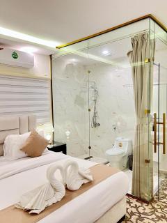 Eighth Wonders Hotel - 3