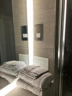 Modern MK Apartment Free Parking & WiFi - 5