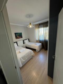 Lita House - 3 Bedroom Apartment - 2