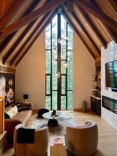 Gorgeous Mountain House with Sauna, Gym, Hot Tub - 4