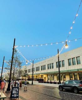 CozySuites at 747 Apts - 1