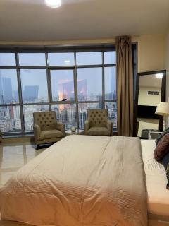 Stunning 2-Bedroom Apartment with Sea Views - 4