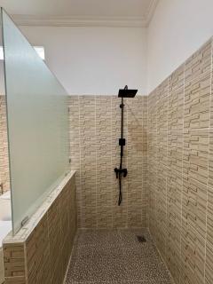 Stunning 2 Bedroom Villa with Pool & Rooftop in Amed - The Myria Villa - 4