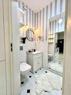 Ogrodowa Art Studio Design 1-Bedroom Apartment, Warsaw - 6