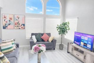 Near Strip Newly Remodeled Pool Villa 3BR 3BA - 7