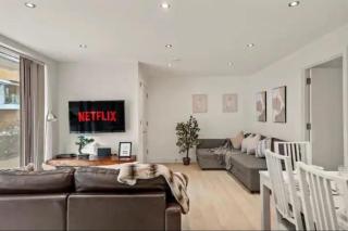 Spacious 2-Bed Station Suite - 0