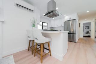 Marbella Lane - Classy 3BR Jewel w Open Vibe - 3