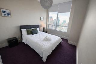 Luxury Penthouse with Celebration Square Views - 5