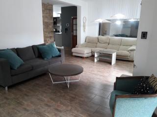 CASA CON PILETA EN EL CENTRO de CORRIENTES - 6