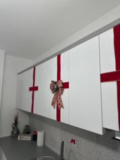 Quiet 2-Bedroom Apartment near Airport with Balcony - 0