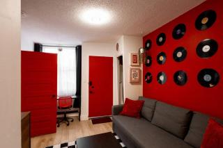 Retro-Chic Hideaway - Walking Distance To Stampede - 7