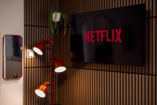 Retro-Chic Hideaway - Walking Distance To Stampede - 3