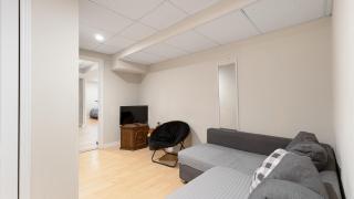 Finished 2 BR Apartment in an Upscale Area of Ajax - 5