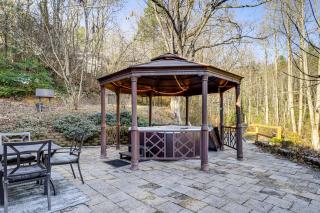 Pet-Friendly Gatlinburg Cabin with Hot Tub! - 0