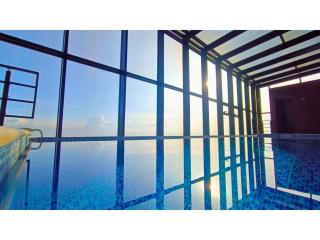 Penthouse in Zona T with Rooftop Pool, Sauna & Gym - 7