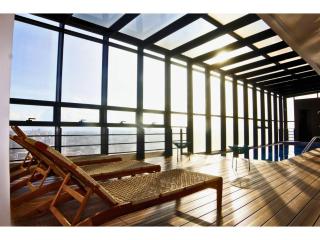 Penthouse in Zona T with Rooftop Pool, Sauna & Gym - 5