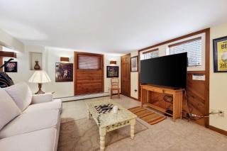 Chalet Across from Holiday Valley Walk to Lifts - 6