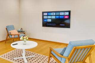 6mins to airport Large Family House - 7