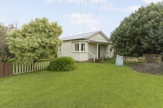 6mins to airport Large Family House - 5