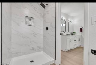 4 bedroom Luxuriously Furnished Modern Mansion With Pool, Spa, and Patio - 4
