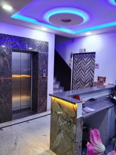 Hotel O S S Palace - 2