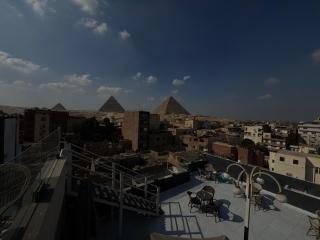 Sphinx and pyramid's View - 0