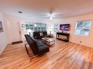 Beach Getaway One Block from the Beach - Pompano Beach - 9