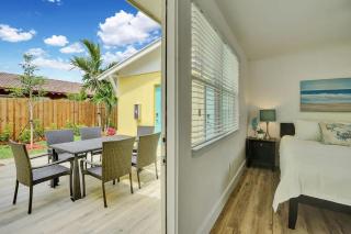 Beach Escape One Block from the Beach - Pompano Beach - 8