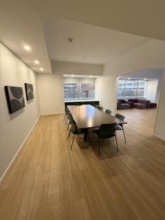 Luxury Downtown One Bedroom with Skyline Views and Free Parking - 6