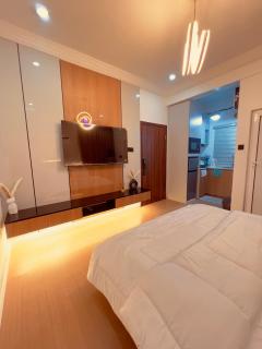 Newly Fully Furnished Studio Short Stay Apartment - 5