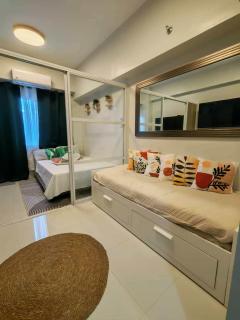 Condo with pool view - 6