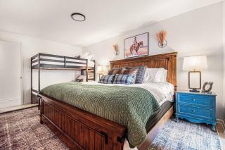 Hot Tub | Sleeps 24 | Game Room | Near Zoo - 1