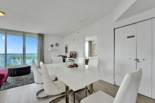 Spacious 2BR in Miami Bay Views plus Balcony - Miami - 2