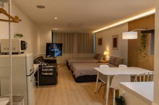 Direct Elevator to Hongik Univ Station, Exclusive 10yr Local Food Guide, NEW by 13yr Superhost, Professionally Maintained - 8