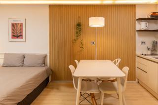 Direct Elevator to Hongik Univ Station, NEW by 13yr Superhost, Professionally Maintained - 4