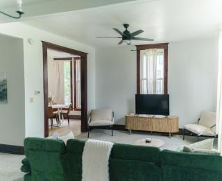 Charming Spacious 3BR Pet-Friendly Retreat - 4