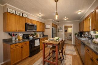 Creek, King Beds, Wow Views, Private, New, Patio, Spa, Close to Town - 6