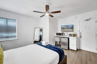 Eden Escape Walk to FLT Beach 1201 - 0