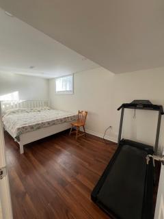 Bachelor Suite Near Transit - Private Stay in Toronto - 4