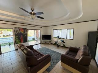 Zeus Guest house & Car Rental Free SJO Airport Shuttle-NATIONWIDE PRÍVATE SHUTTLE SERVICE - 2