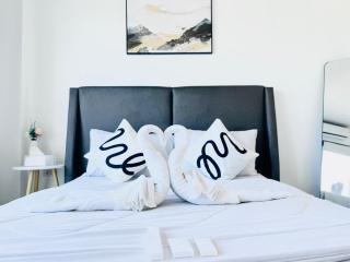 Exclusive Top Floor - 1