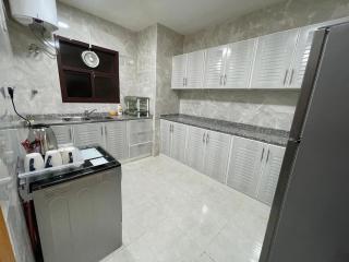 Furnished 2BR Central Al Ain - 6