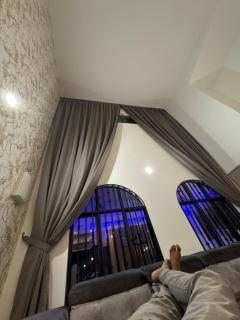 Luxury House Panoramic Views and Elegant Comfort - 2