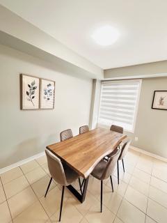 Luxury home Netflix & parking promo price with 7beds - 9