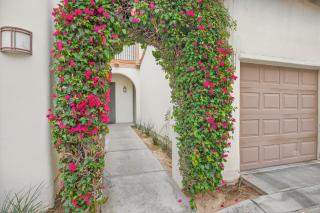 LV002 Secluded Downstairs Legacy Villas Studio - 6