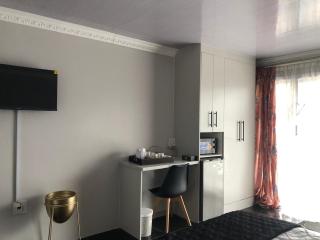 Bonnie Guest house - 1