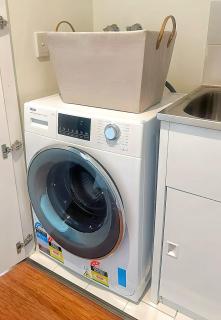 Spacious landmark in the heart of CBD - 2